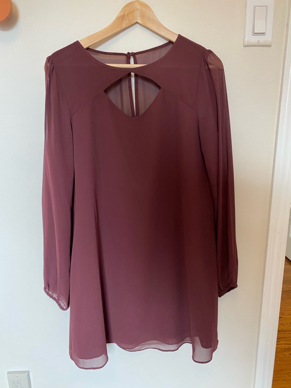 Women's Long-Sleeve Keyhole dress in Burgundy